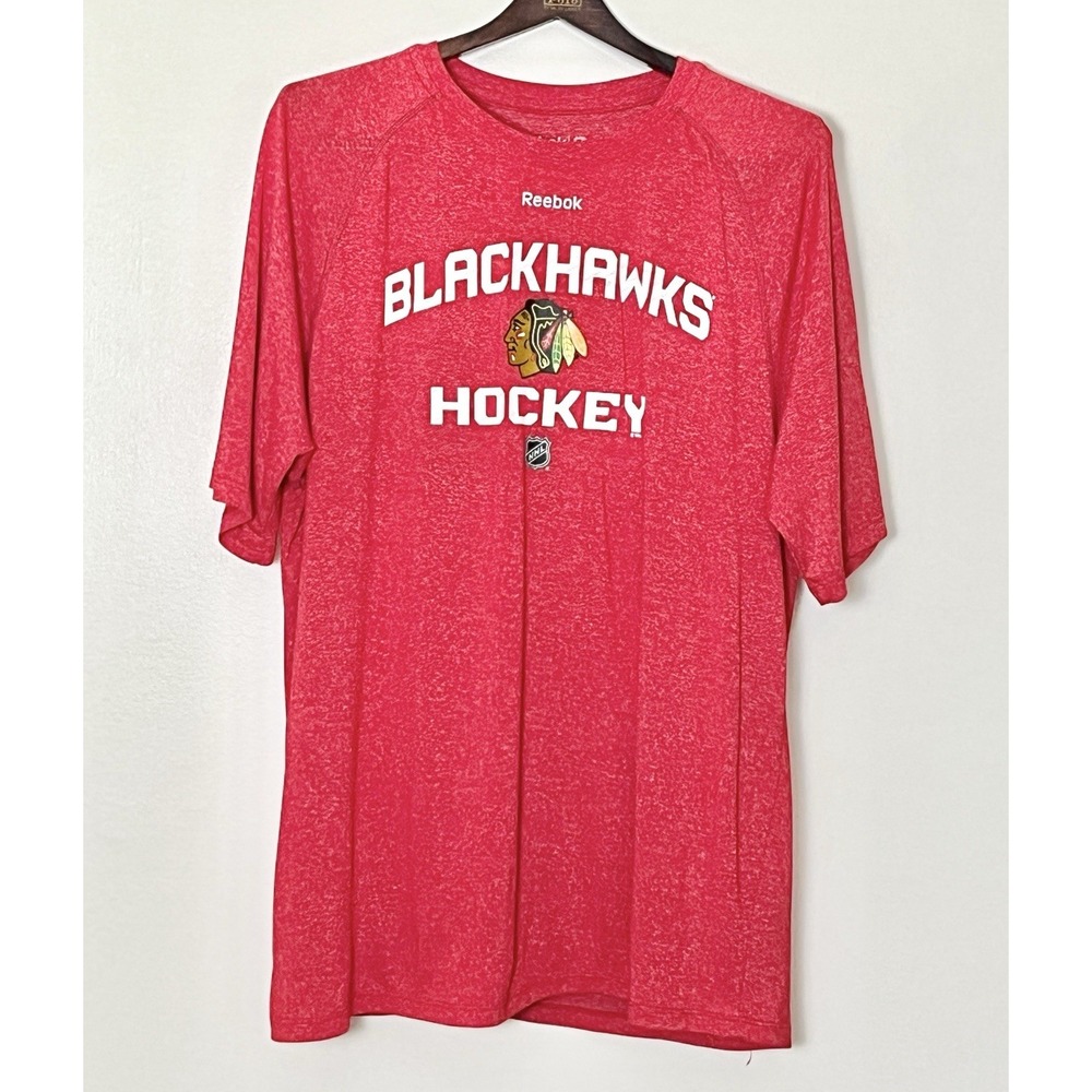 Reebok Chicago Blackhawks T-Shirt Men's Large Red Hockey‎ NHL Logo Center Ice